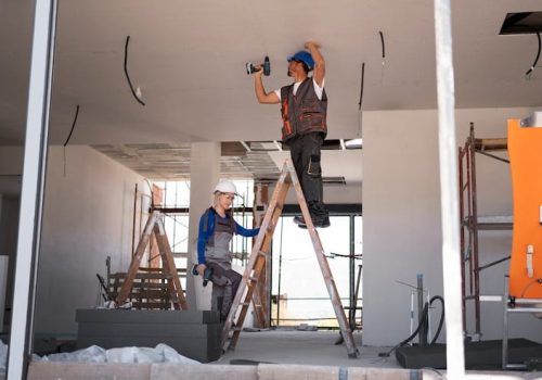 full-shot-man-woman-standing-ladder_23-2149366705 full-shot-man-woman-standing-ladder_23-2149366705